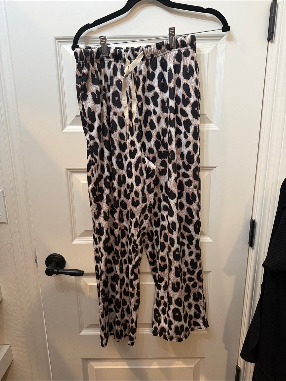 Leopard Print Wide-Leg Lounge Pants - Black & Beige